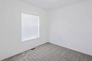 1500 N Angel St E, Layton, UT 84041 - Photo 16