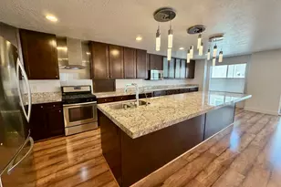 5058 S Moray Ct, Holladay, UT 84117 - Photo 2