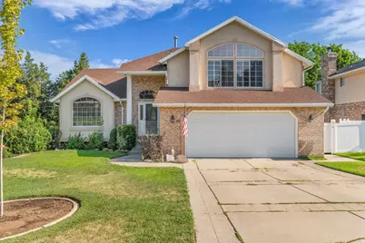 846 E Holroyd Dr S, South Ogden, UT 84403 - Photo 1