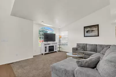 846 E Holroyd Dr S, South Ogden, UT 84403 - Photo 12