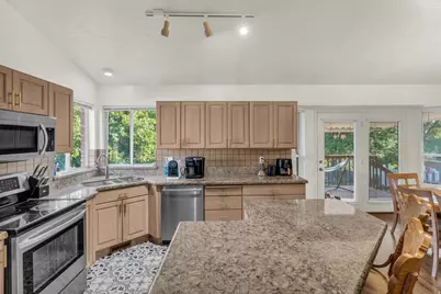 846 E Holroyd Dr S, South Ogden, UT 84403 - Photo 8