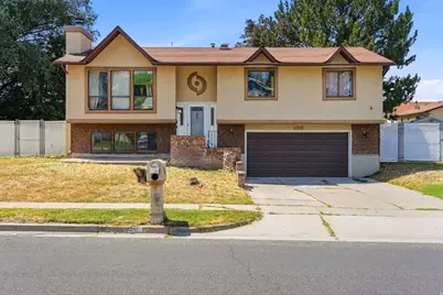 4385 S 2900 W, Roy, UT 84067 - Photo 4