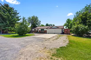 90 W 400 N, Millville, UT 84326 - Photo 2