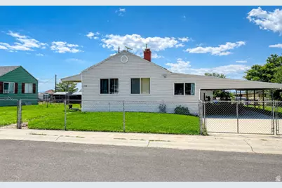 118 Shuman St, East Carbon, UT 84520 - Photo 2
