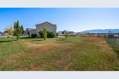 2821 W 2330 S, Syracuse, UT 84075 - Photo 44