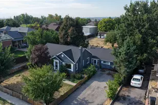 340 W Porter Ln, Centerville, UT 84014 - Photo 1