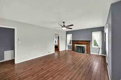340 W Porter Ln, Centerville, UT 84014 - Photo 2