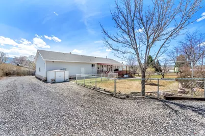 154 W Main St, Bicknell, UT 84715 - Photo 8