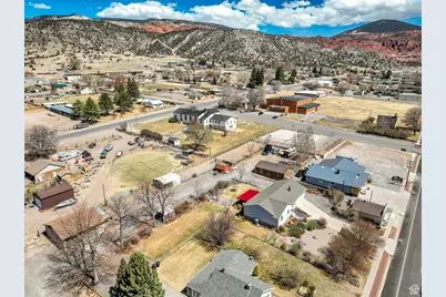 154 W Main St, Bicknell, UT 84715 - Photo 30