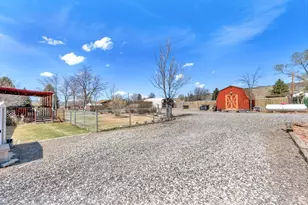 154 W Main St, Bicknell, UT 84715 - Photo 22