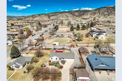154 W Main St, Bicknell, UT 84715 - Photo 32