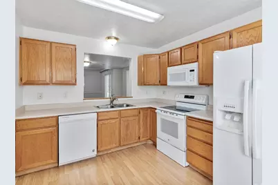 992 N Independence Ave W, Provo, UT 84604 - Photo 8
