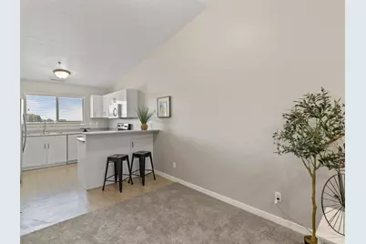 1079 W 965 N #403, Orem, UT 84057 - Photo 4