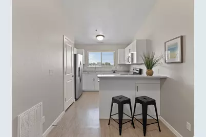 1079 W 965 N #403, Orem, UT 84057 - Photo 4