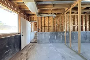 1551 N Hilltop Dr W, Vernal, UT 84078 - Photo 12
