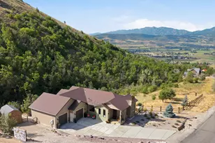 1306 Maple Dr, Huntsville, UT 84317 - Photo 2