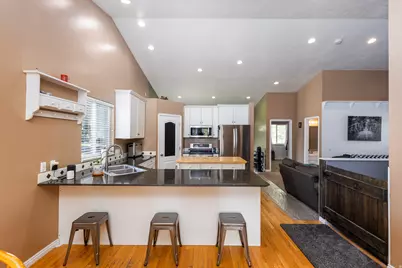 244 W Dimaggio Dr, Tooele, UT 84074 - Photo 4