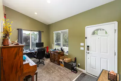 244 W Dimaggio Dr, Tooele, UT 84074 - Photo 2