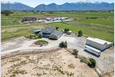 3847 W 6800 St S, Benjamin, UT 84660 - Photo 2