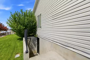 1884 E Shepard Ln, Lake Point, UT 84074 - Photo 24