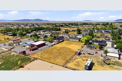 1884 E Shepard Ln, Lake Point, UT 84074 - Photo 38