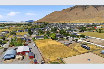 1884 E Shepard Ln, Lake Point, UT 84074 - Photo 40