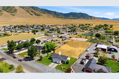 1884 E Shepard Ln, Lake Point, UT 84074 - Photo 36