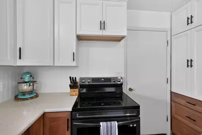 997 Henderson Dr E, Ogden, UT 84404 - Photo 14