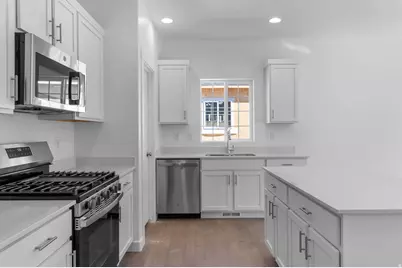 8211 W Diamond Peak Way, Magna, UT 84044 - Photo 10