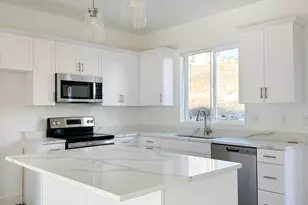 924 W Mountain Holw Wy, Lehi, UT 84048 - Photo 2