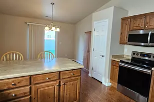156 W 2025 N, Harrisville, UT 84414 - Photo 4