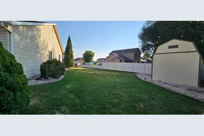 156 W 2025 N, Harrisville, UT 84414 - Photo 22