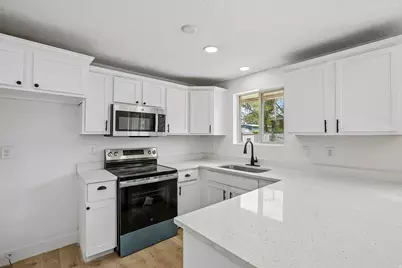 5058 S 2600 W, Roy, UT 84067 - Photo 8