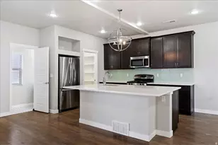 87 N Rio Grand Ave, Farmington, UT 84025 - Photo 6