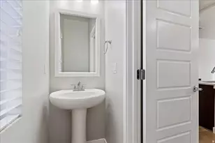 87 N Rio Grand Ave, Farmington, UT 84025 - Photo 8