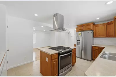 96 W Paula Dr, Sandy, UT 84070 - Photo 4