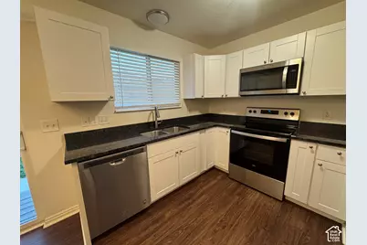 4384 N Maple Dr, Eagle Mountain, UT 84005 - Photo 4