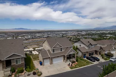 452 S Sunset Ridge Dr, North Salt Lake, UT 84054 - Photo 2