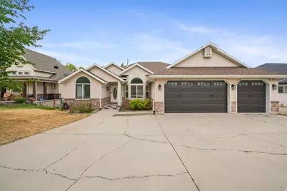2154 E Wasatch Blvd, Sandy, UT 84092 - Photo 2