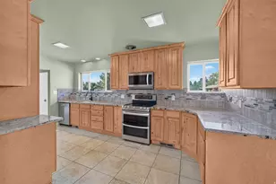1669 E 8685 S, Sandy, UT 84093 - Photo 8