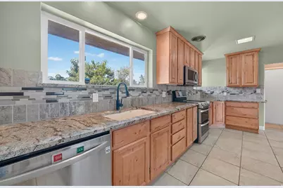 1669 E 8685 S, Sandy, UT 84093 - Photo 6