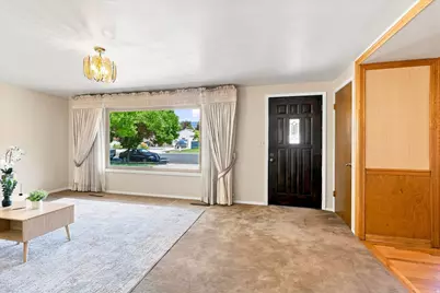 1099 N 400 E, Logan, UT 84341 - Photo 4