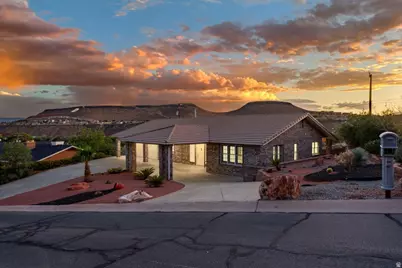 339 W Sandstone Cir, Saint George, UT 84770 - Photo 1