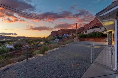 339 W Sandstone Cir, Saint George, UT 84770 - Photo 4