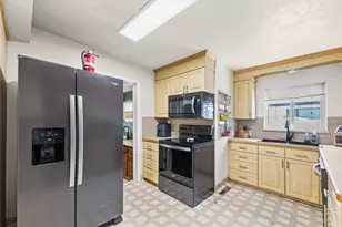1025 N 1500 W, Salt Lake City, UT 84116 - Photo 8