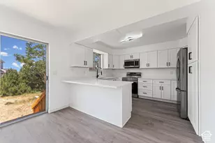 1643 N 645 W, Orem, UT 84057 - Photo 12