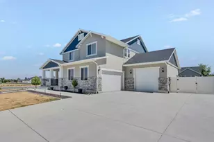 1156 N 2630 W, Clinton, UT 84015 - Photo 2