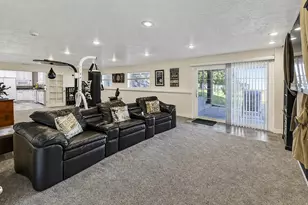 31 N Eaglewood Dr, North Salt Lake, UT 84054 - Photo 34