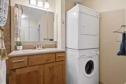 1860 W 500 N #28, Salt Lake City, UT 84116 - Photo 16