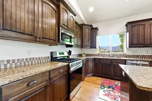 202 Edgewood Cir, North Salt Lake, UT 84054 - Photo 8